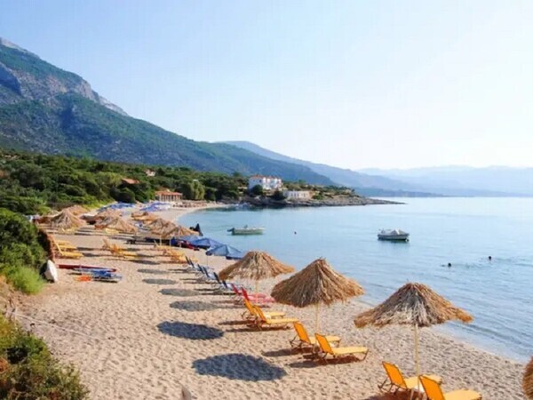 10 Beautiful Secret Beaches in Greece