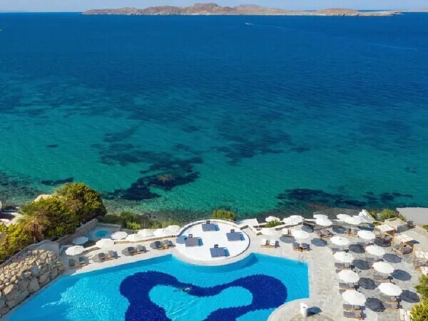 10 Best Sandy Beach Resorts in Greece