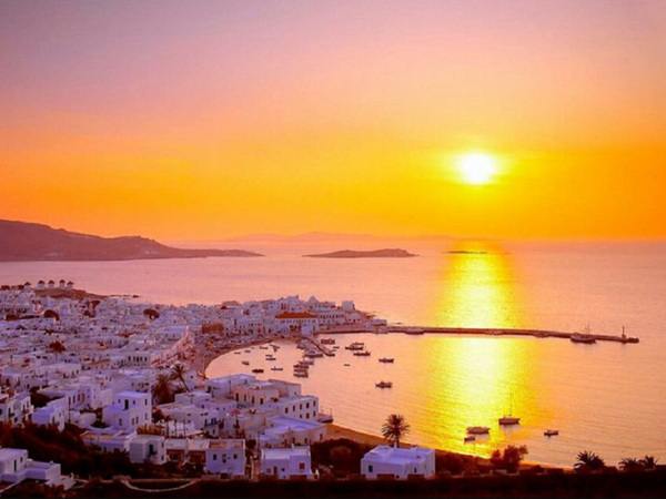 Top 10 Locations to Watch the Sunset in Greece