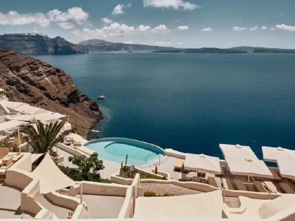 10 Extraordinary Luxury Hotels in Greece