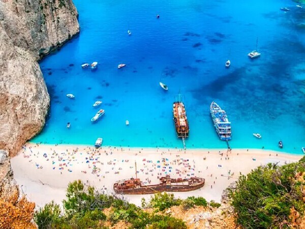 7 Extraordinary Places in Greece