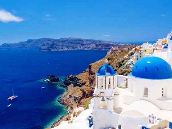 10 of the Prettiest Villages in Greece to Visit this Summer