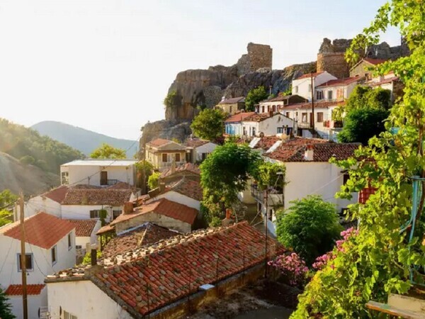 10 Beautiful Hidden Gems in Greece