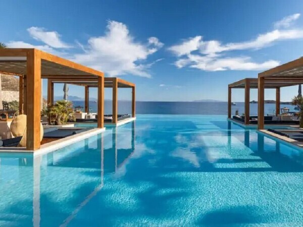 Top 10 Must Visit Luxury Hotels in Mykonos