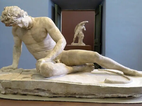 Top 12 Most Beautiful Ancient Greek Sculptures